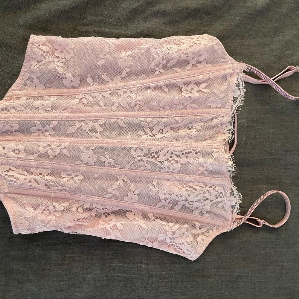 Elegant Lace Corset in Soft Pink